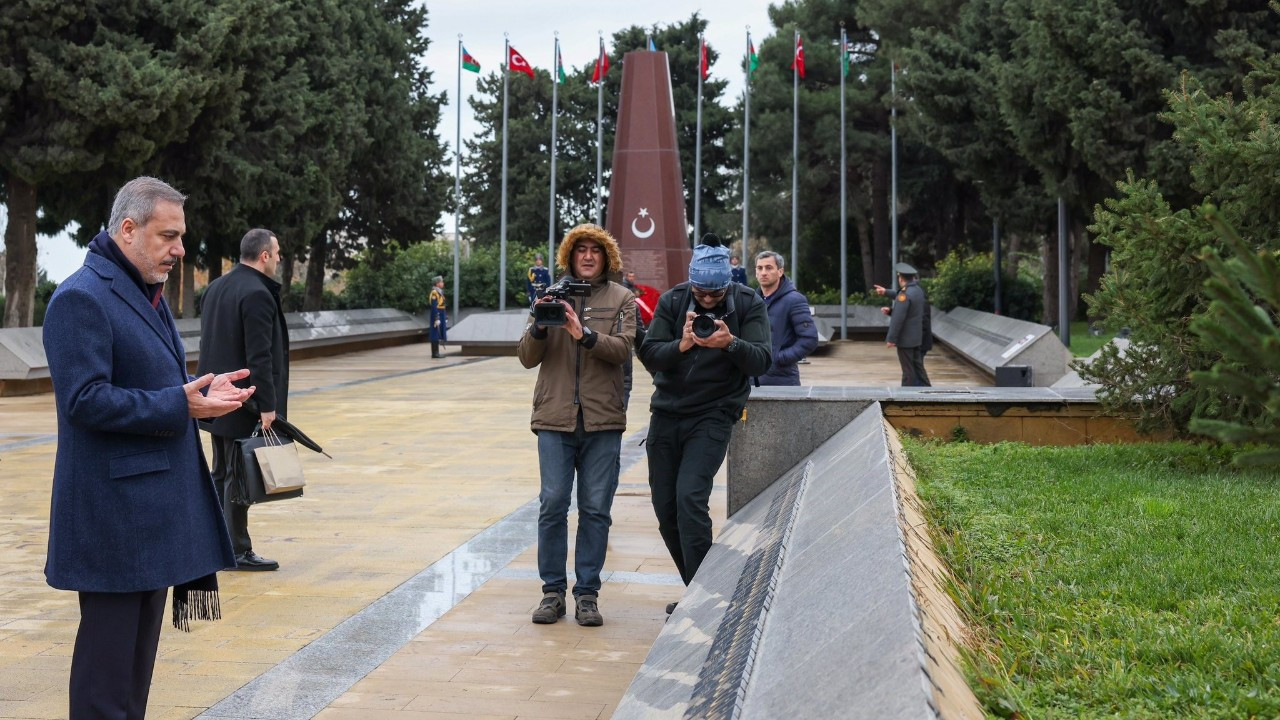 Dışişleri Bakanı Fidan, Haydar Aliyev’in mezarını ziyaret etti