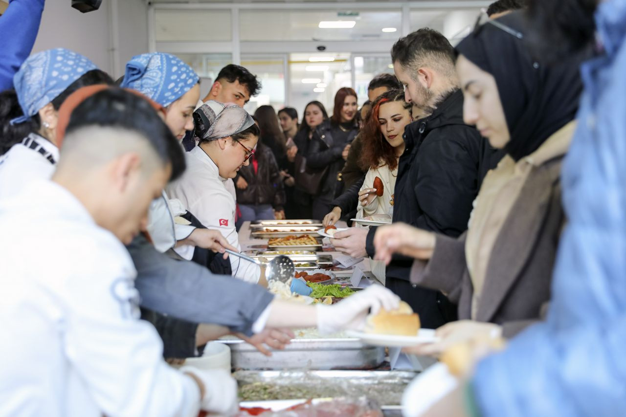 Türkiye'nin sokak lezzetleri SUBÜ'de tanıtıldı - Sayfa 12