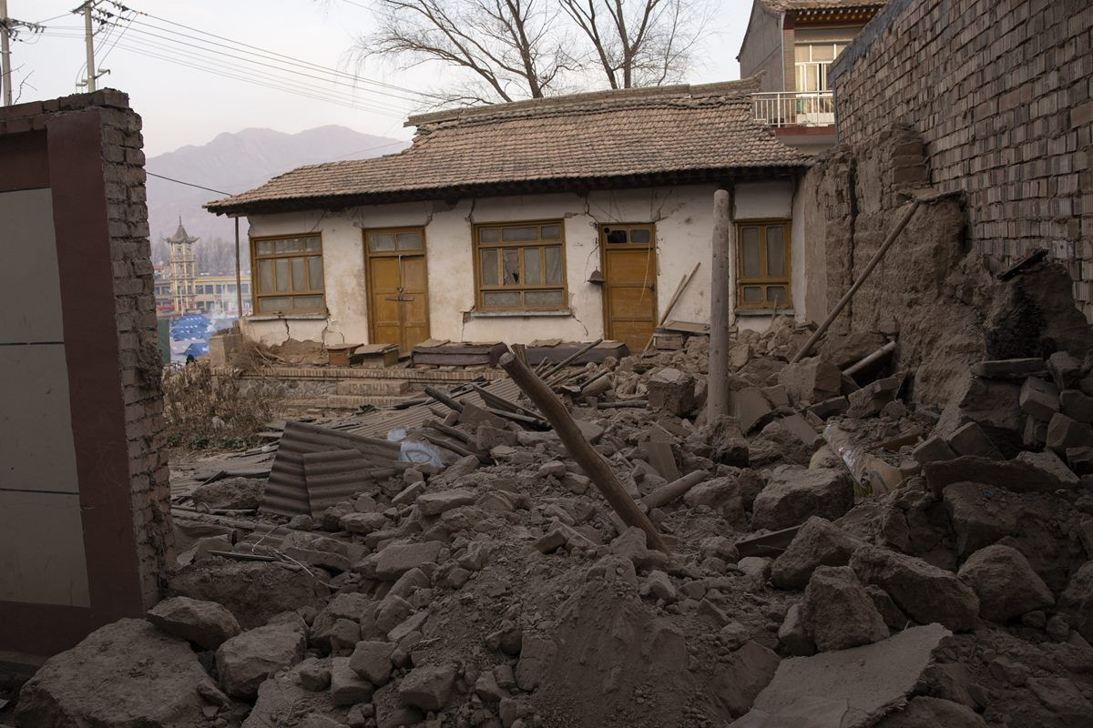 Çin'deki deprem felaketindeki can kaybı 135'e yükseldi - Sayfa 24