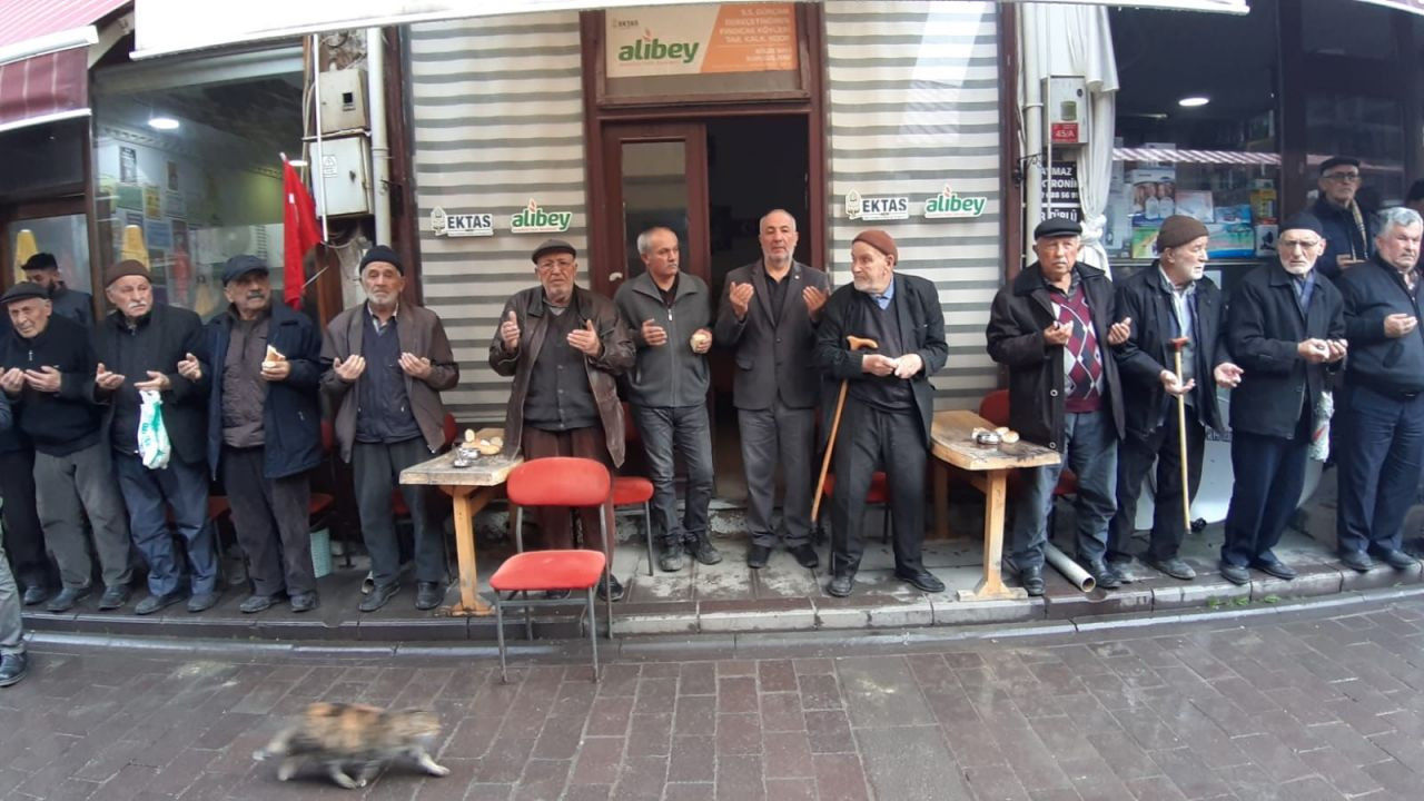 7 asırlık geleneği yağmurlu havaya rağmen sürdürdüler - Sayfa 5