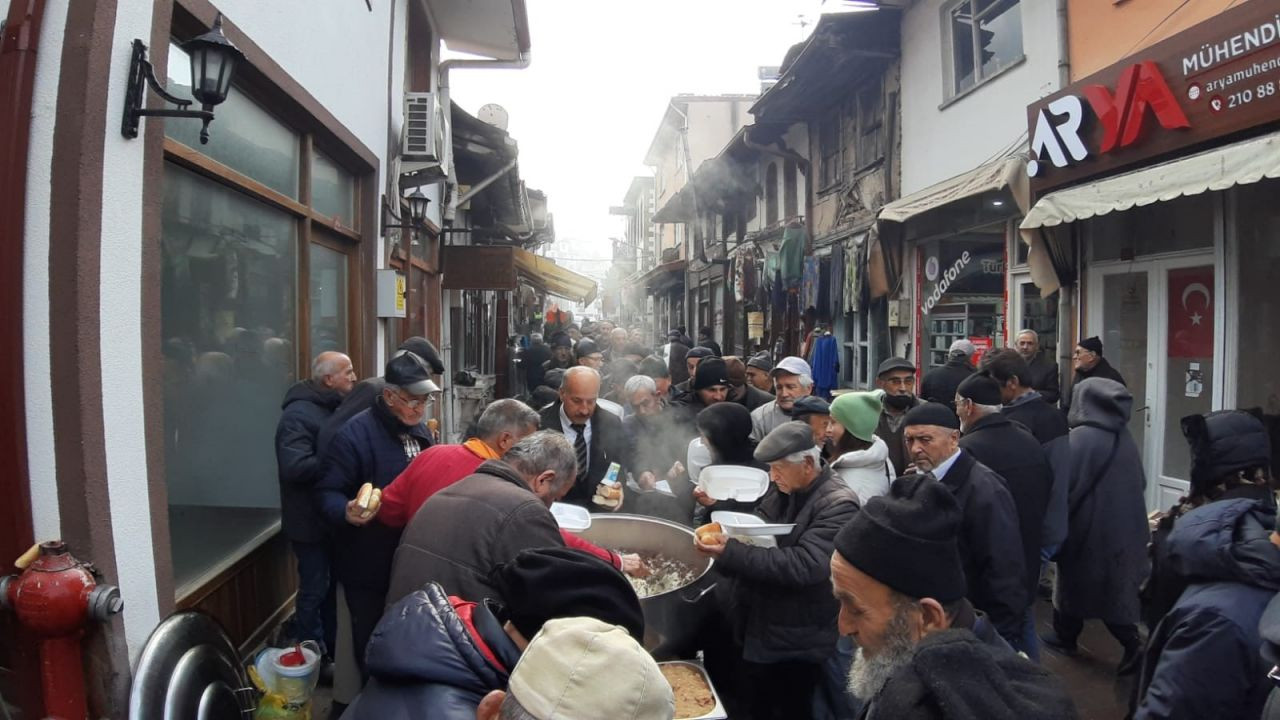 7 asırlık geleneği yağmurlu havaya rağmen sürdürdüler - Sayfa 6