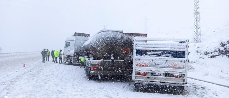 Bitlis’te zincirleme trafik kazası: 1 ölü - Sayfa 6