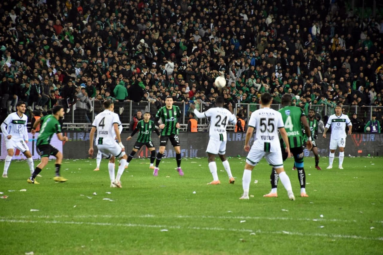 Sakaryaspor Kocelispor'u 13.kez mağlup etti, 3:1 - Sayfa 2