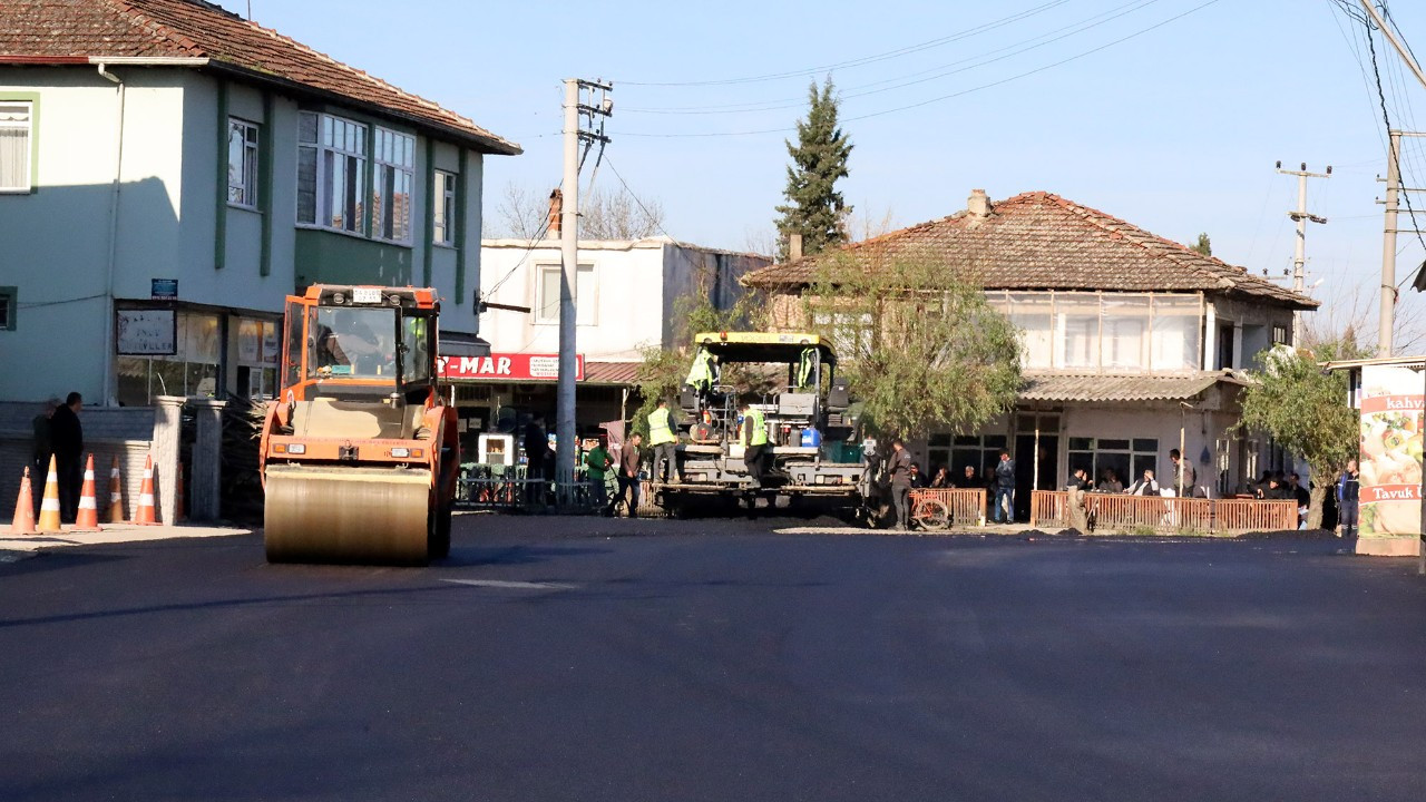 Büyükşehir Şeyhköy ve Çaykışla’yı sıcak asfaltla buluşturdu