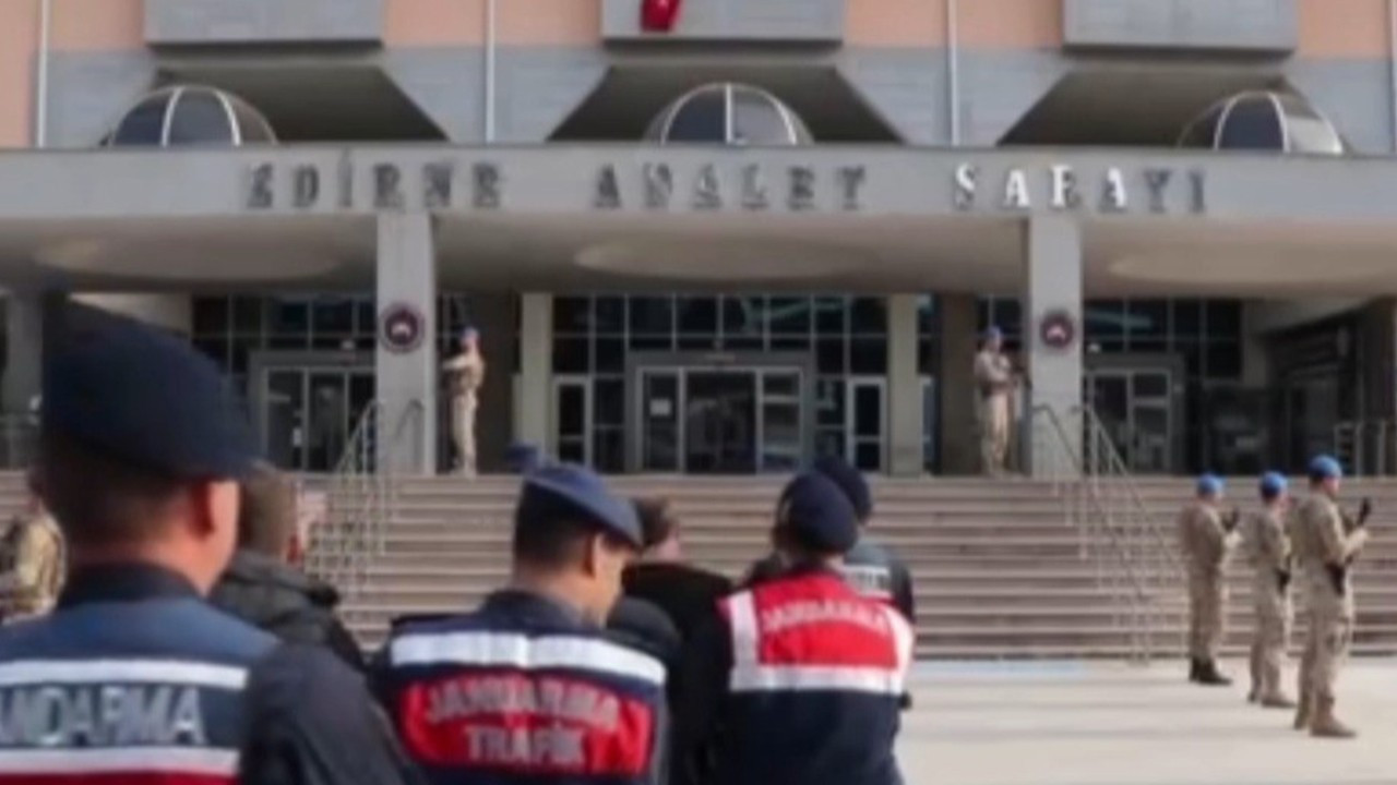 Edirne’de 153 göçmen ve 6 organizatör yakalandı