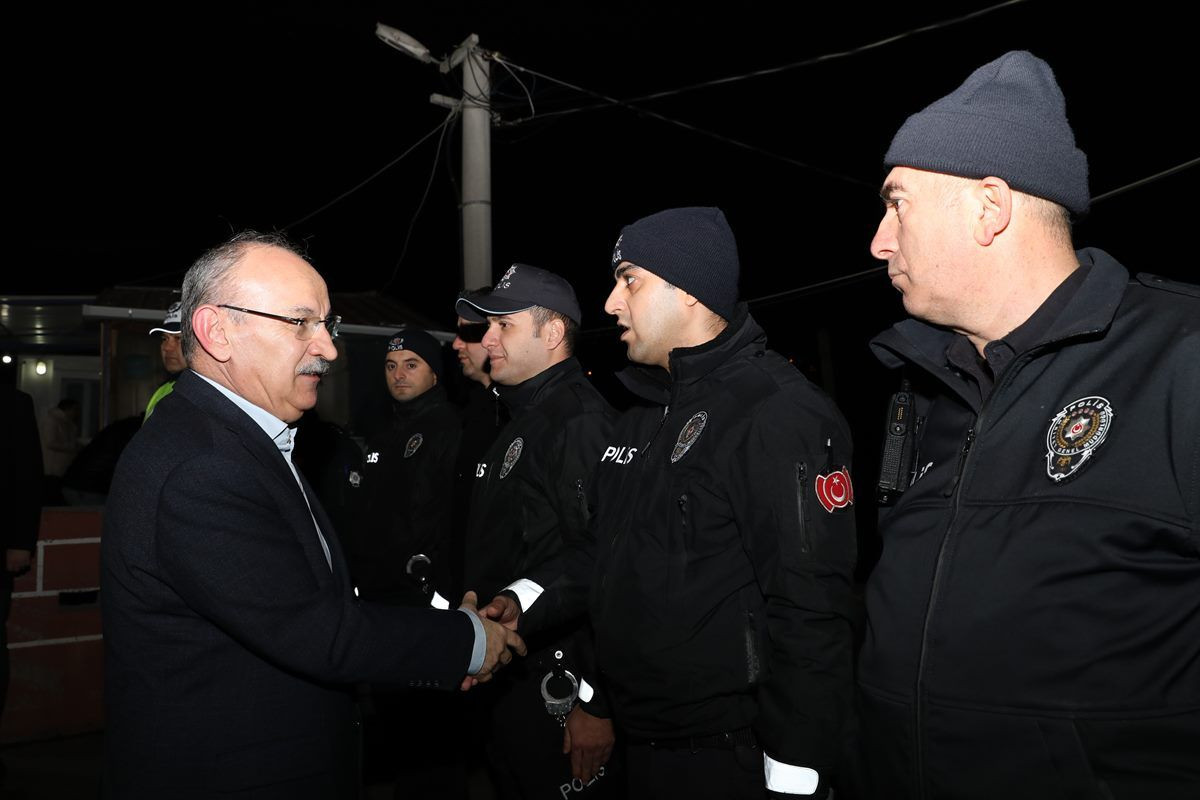 Vali Karadeniz yılbaşında uygulama yapan polis ve jandarma ekiplerini ziyaret etti - Sayfa 3