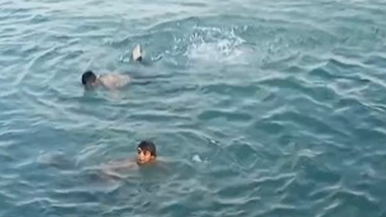 Mersin'de kış gününde denize giren 2 çocuktan biri öldü, diğerinin durumu ağır