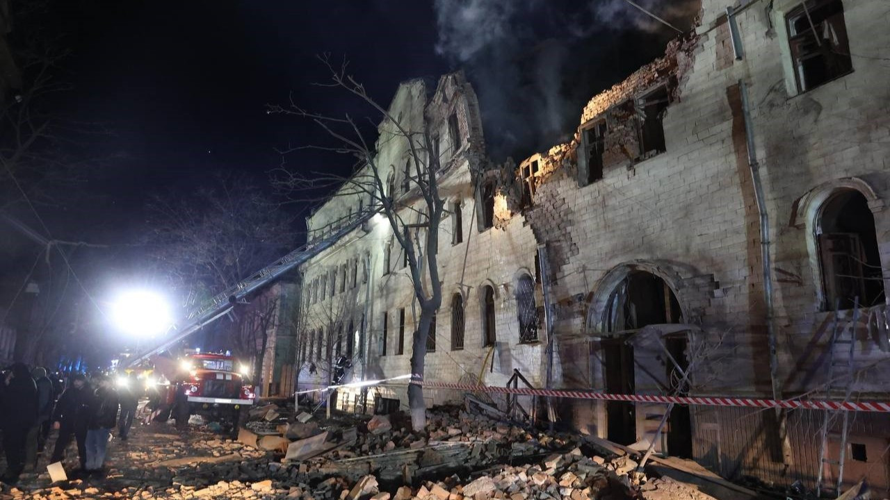 Rusya Harkov’da yerleşim bölgesini vurdu: 17 yaralı