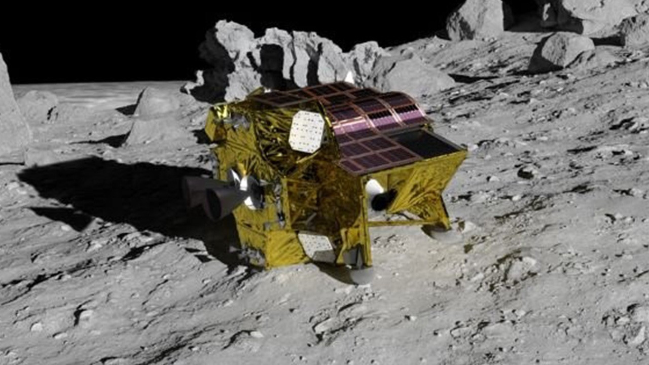 Japonya insansız uzay aracı ile Ay'a yumuşak iniş denemesi yapacak