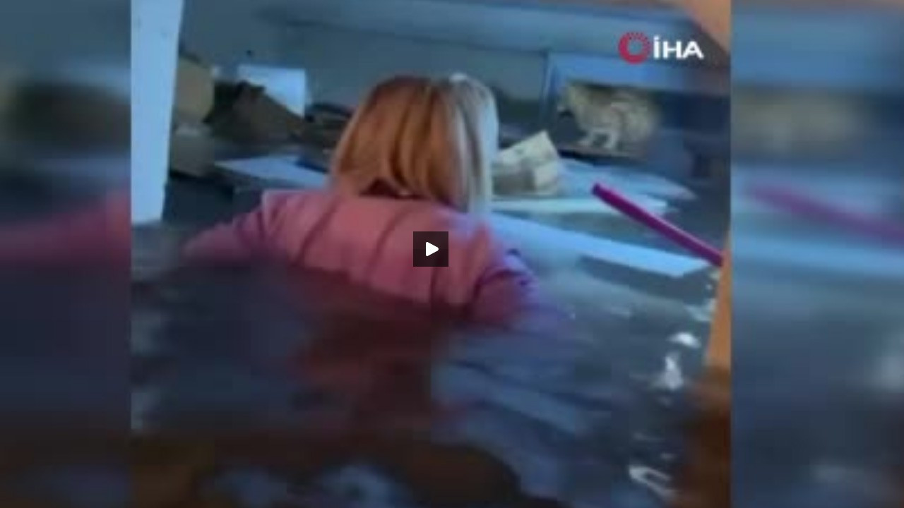 Selde kendi hayatını hiçe saydı, su dolu bodrumda mahsur kalan kediyi kurtardı