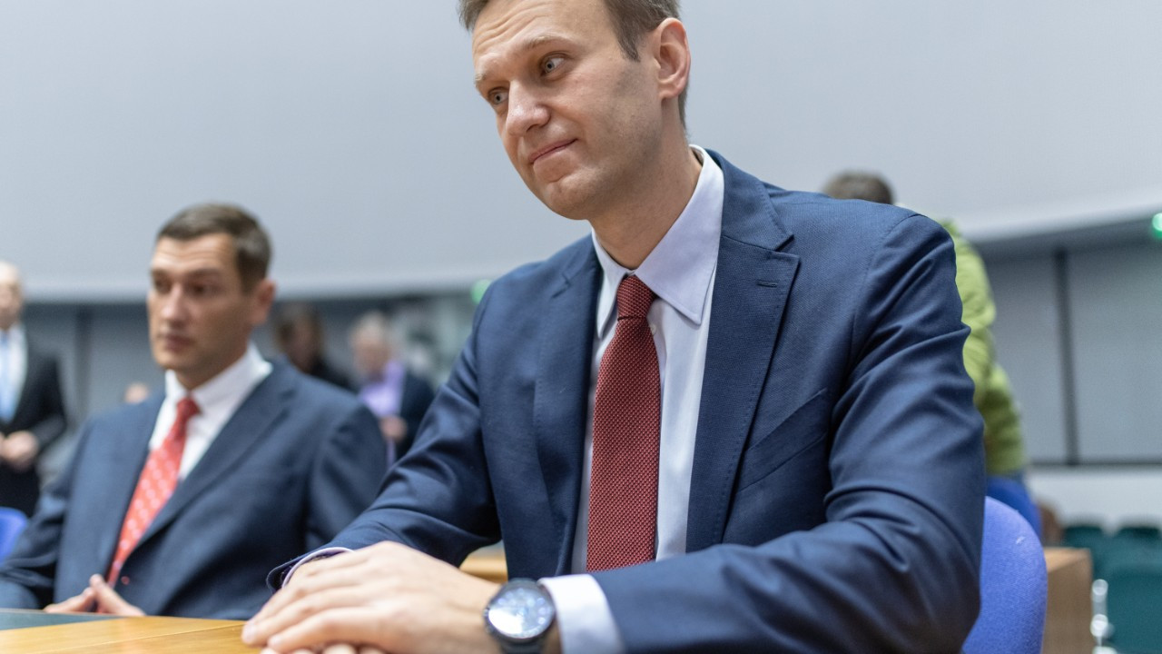 Rus muhalif lider Alexei Navalny tutuklu bulunduğu cezaevinde öldü