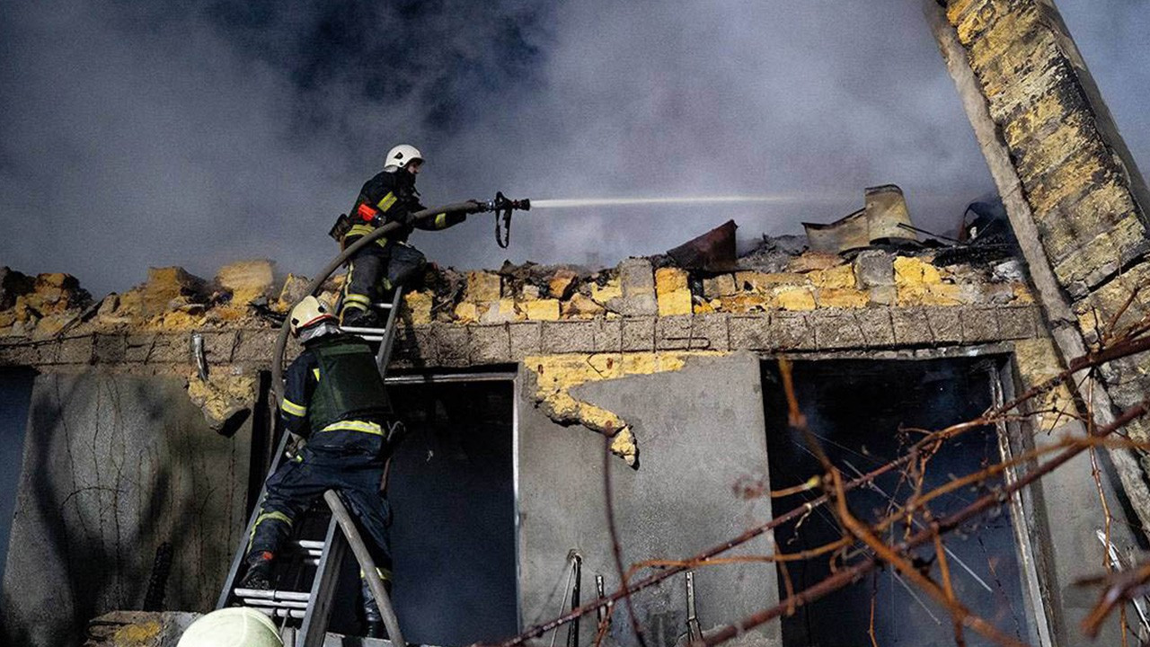 Rusya, Ukrayna'nın doğusu ile güneyini vurdu: 4 ölü, 8 yaralı