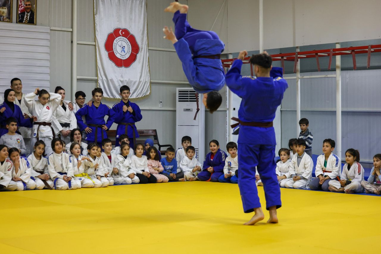 Başkan Adayı Yusuf Alemdar: “Her ilçede yeni spor tesisleri inşa edeceğiz” - Sayfa 6