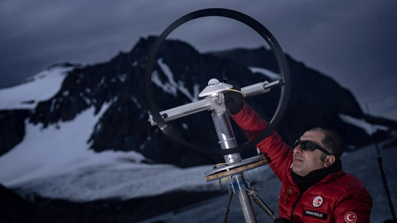 Türk bilim insanları, Antarktika'da dünyanın geleceği için 22 araştırma yaptı
