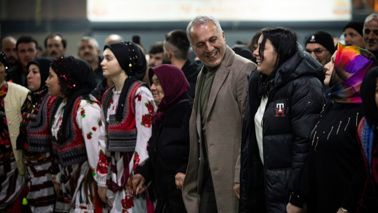 Başkan Babaoğlu Genç Karadenizliler Gecesinde Horon Oynadı