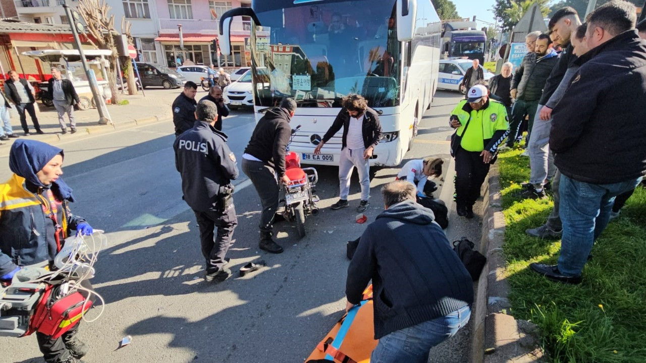Nazilli'de otobüs motosiklete çarptı: 1 ölü