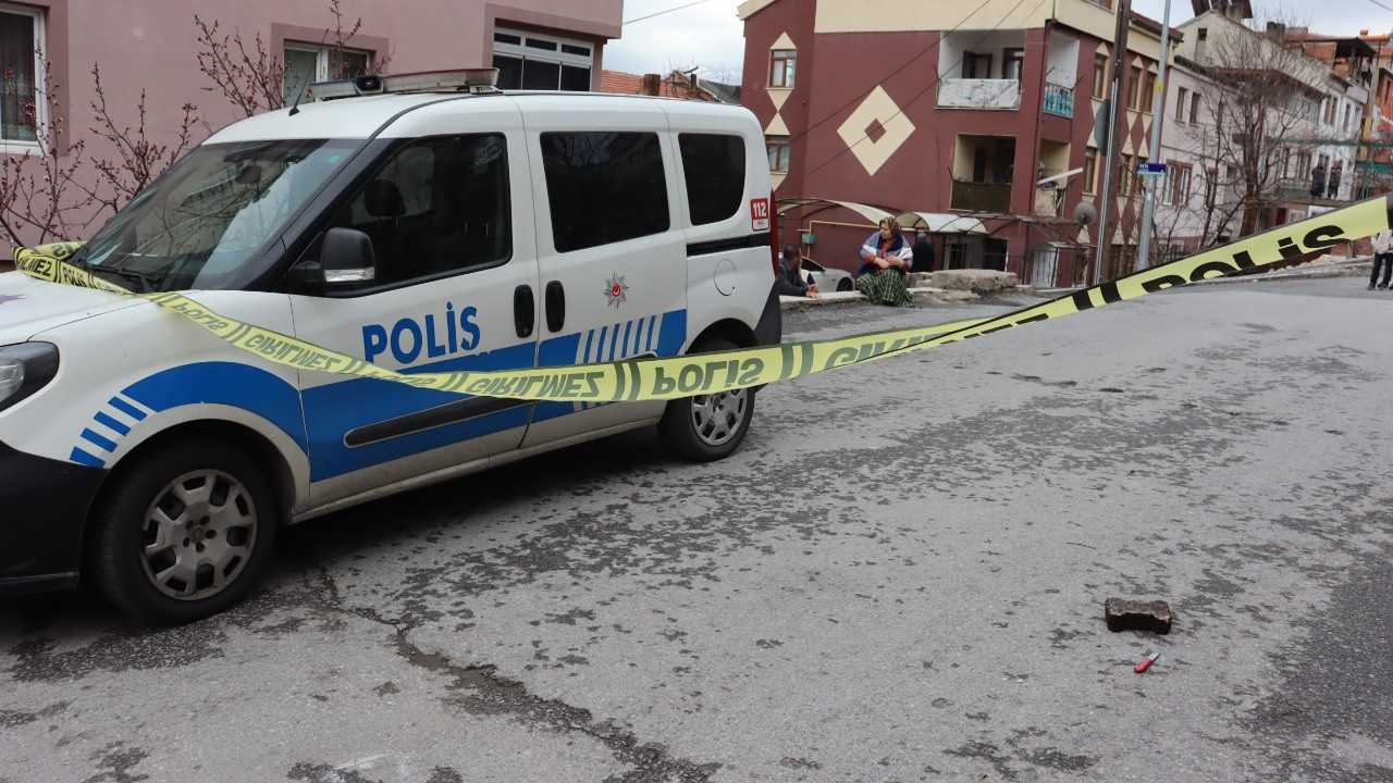 Kayseri'de bıçaklı kavga: 1'i ağır 2 yaralı