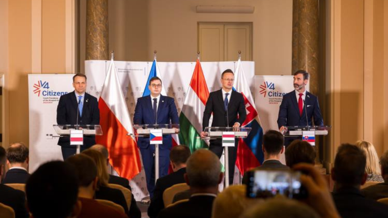 Macaristan Dışişleri Bakanı Szijjarto: "Ukrayna'ya NATO askeri gönderilmesi tehlikeli bir eylem olur"