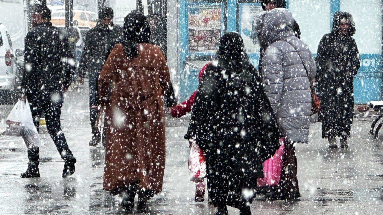 Yüksekova’da yoğun kar yağışı