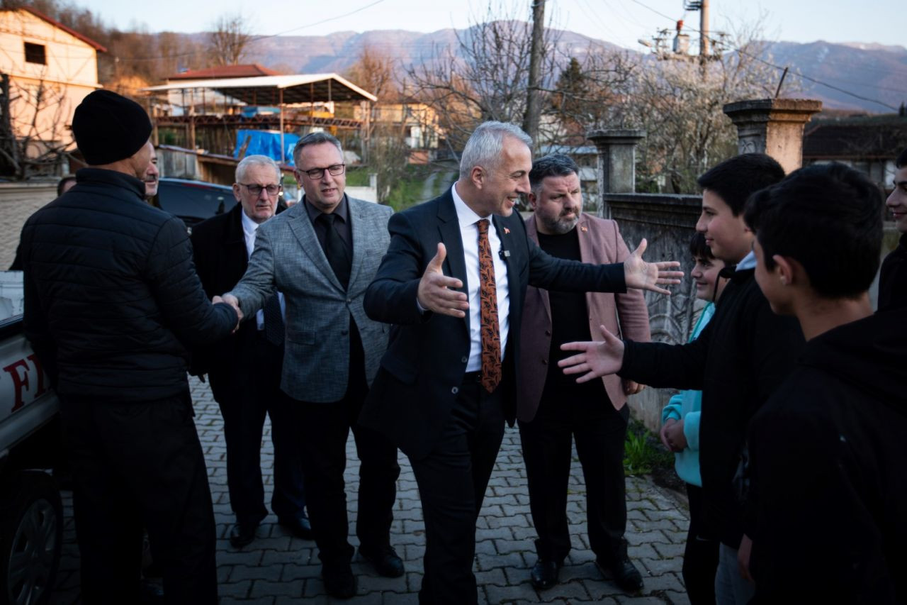 Meydanlar Tıklım Tıklım, Hendek Halkı Babaoğlu’nun Yanında - Sayfa 7