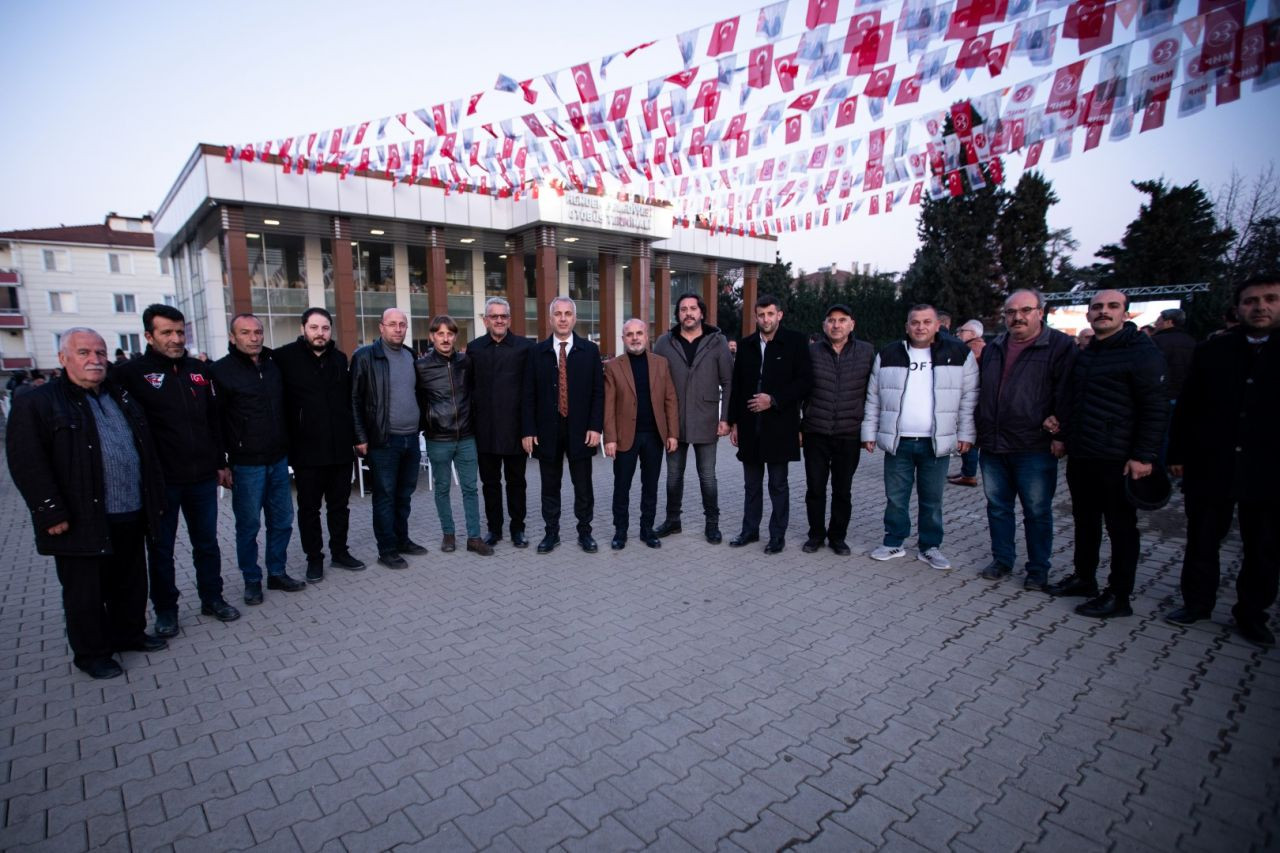 Meydanlar Tıklım Tıklım, Hendek Halkı Babaoğlu’nun Yanında - Sayfa 12