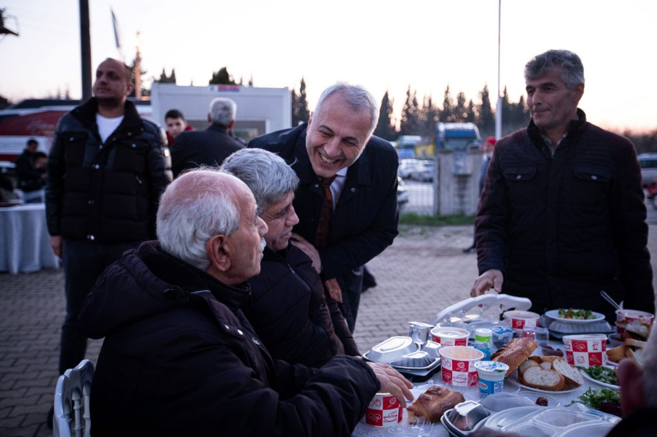 Meydanlar Tıklım Tıklım, Hendek Halkı Babaoğlu’nun Yanında - Sayfa 13