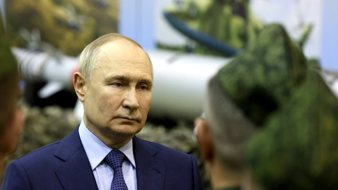 Putin: “Ukrayna'ya verilen F-16’lar nerede olursa olsun meşru hedefimiz olacak”