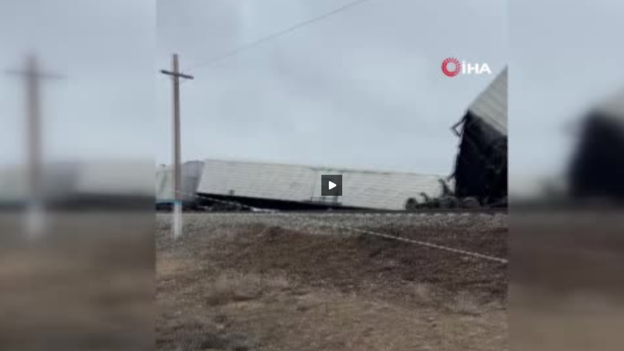 Kazakistan’da tren kazası: 8 vagon raydan çıktı