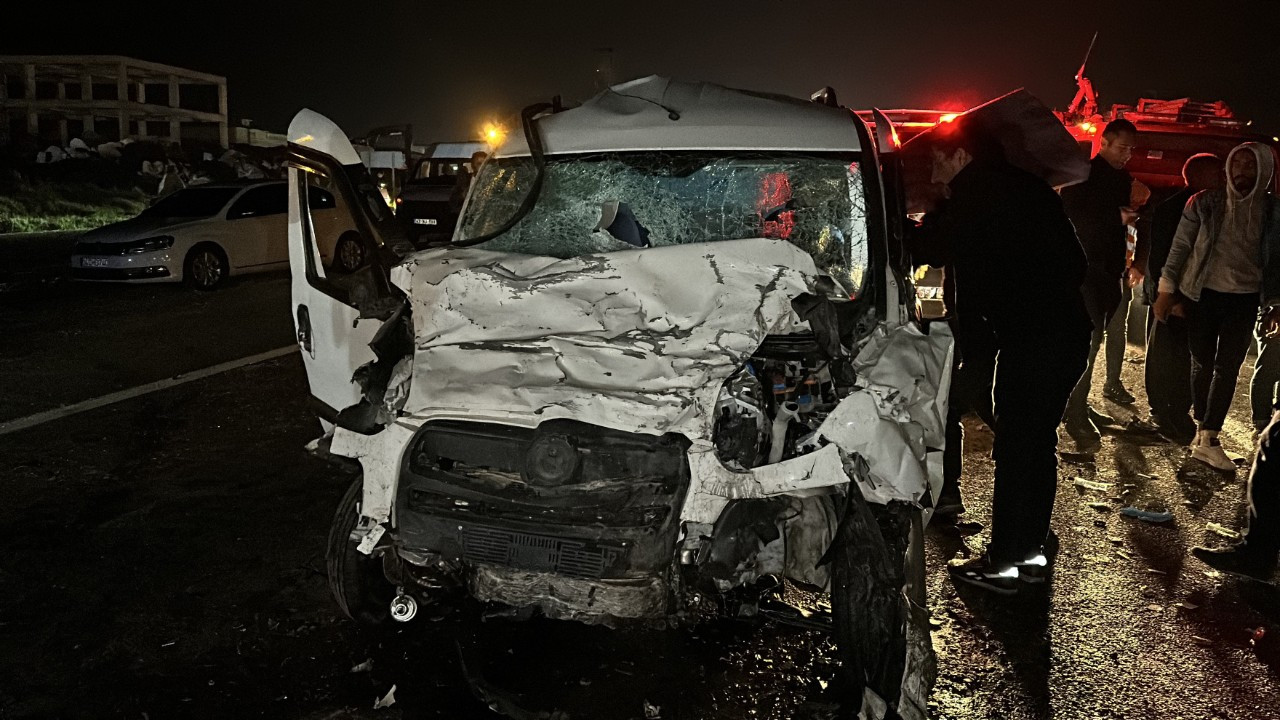 Şanlıurfa'da zincirleme kaza: 3 ölü, 6 yaralı