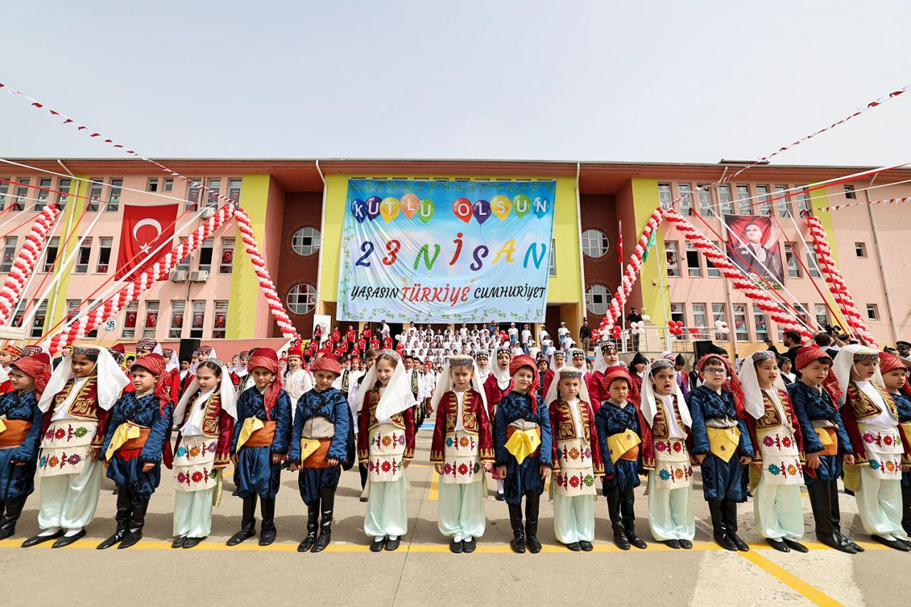 Alemdar miniklerin bayram coşkusuna ortak oldu: “Gözlerinizdeki ışık hiç solmasın” - Sayfa 14