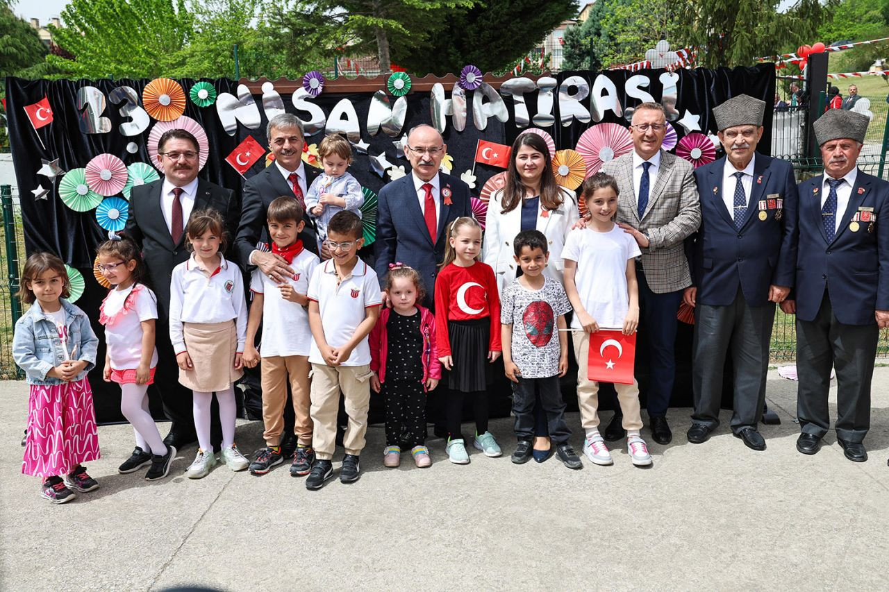 Alemdar miniklerin bayram coşkusuna ortak oldu: “Gözlerinizdeki ışık hiç solmasın” - Sayfa 10