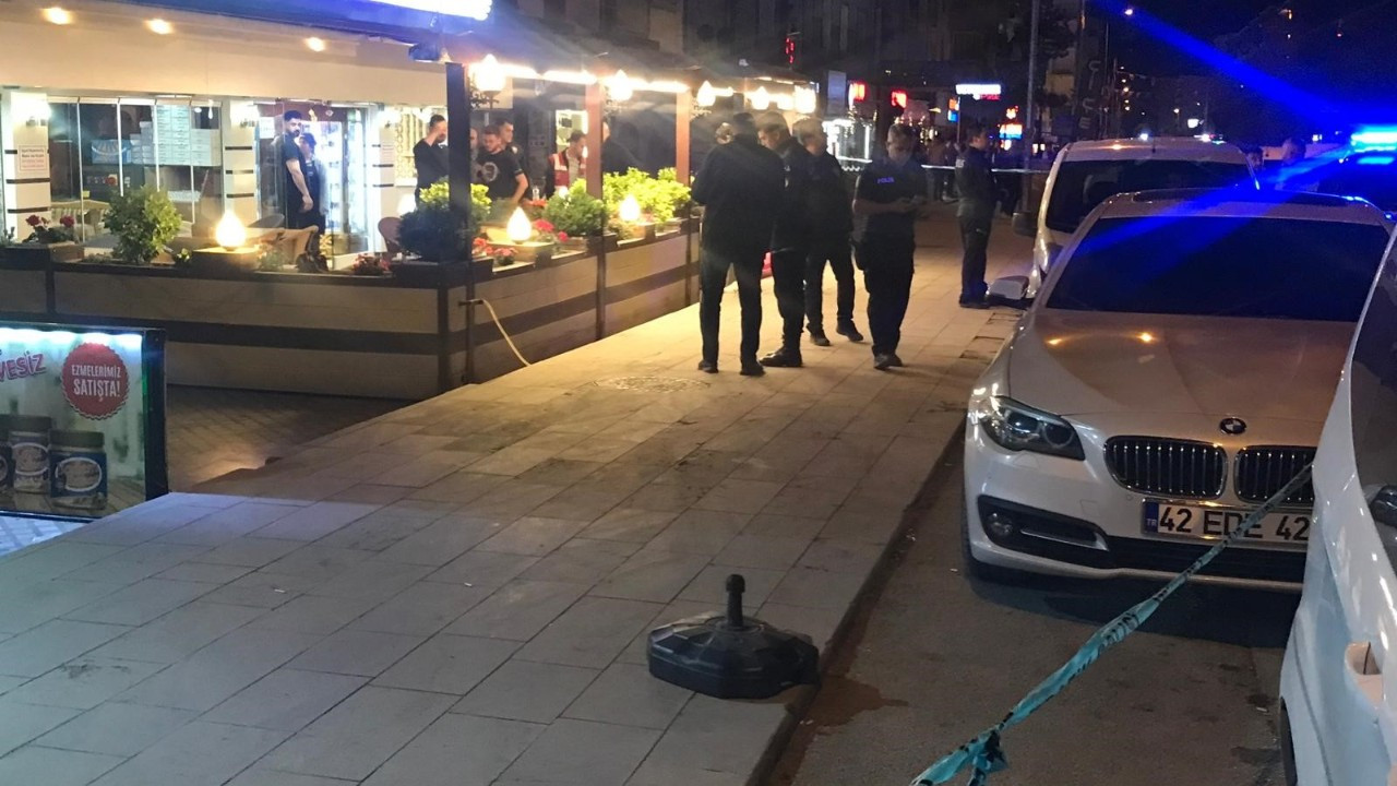 Pastanede oturan 2 kişiye silahlı saldırı: 1 ölü, 1 yaralı