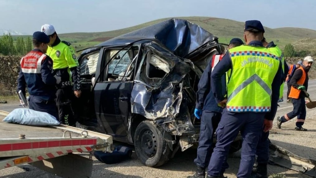 Kahramanmaraş'ta trafik kazası: 1 ölü, 2 ağır yaralı