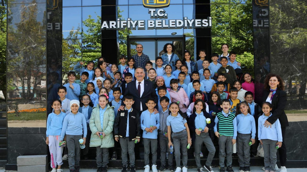 Başkan Karakullukçu, İlkokul Öğrencilerini Belediye’de ağırladı