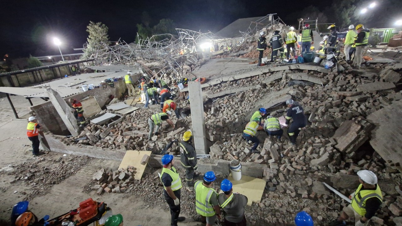 Güney Afrika'da inşaat halindeki bina çöktü: 5 ölü, 49 kayıp