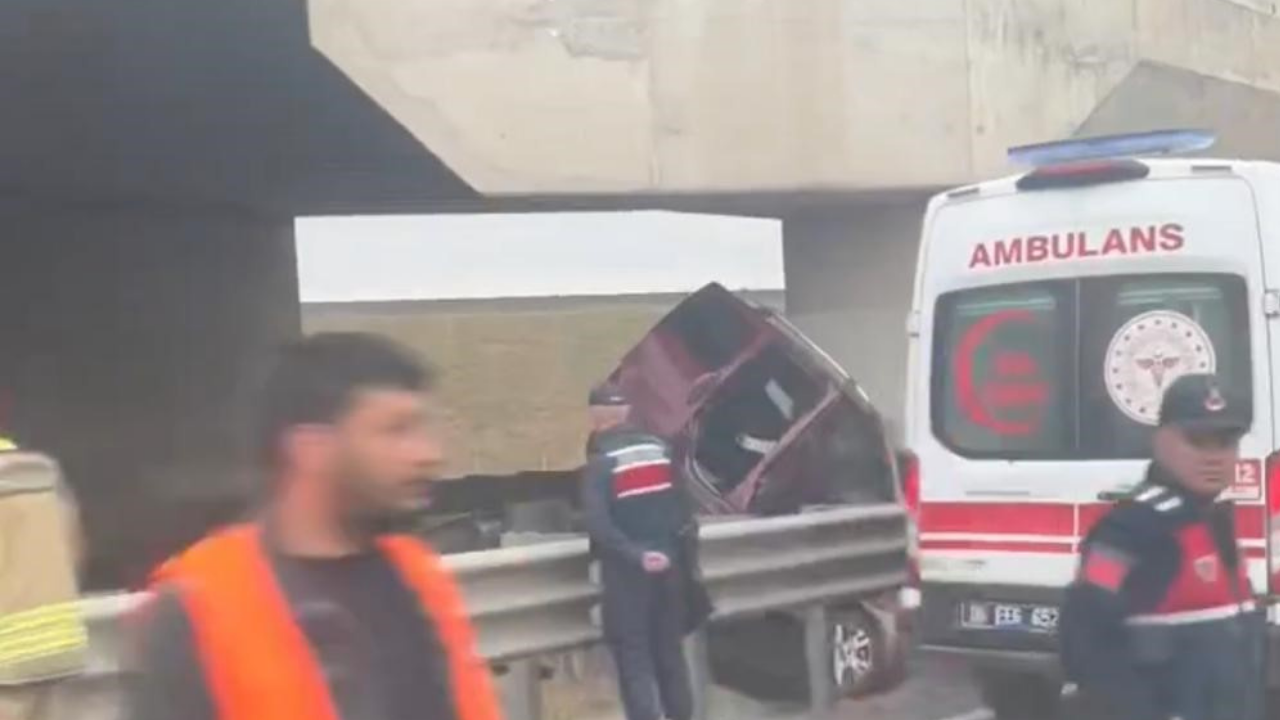 Başkent'te hızlı tren köprüsü ayağına çarpan araçtaki 3 kişi öldü, 2 kişi ise yaralandı