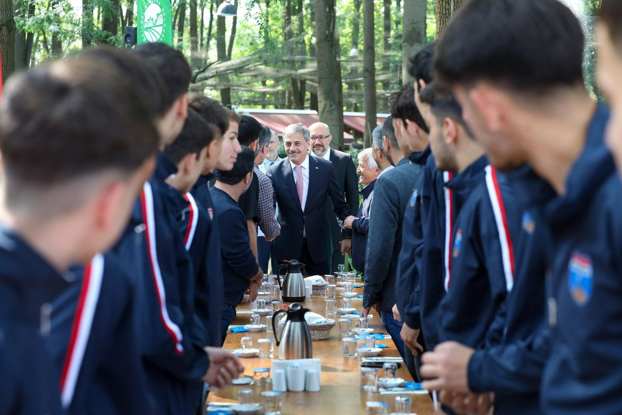 Başkan Alemdar, 500 yıldız sporcuyla: “Sakarya’ya sporcu yetiştiren kimliğini yeniden kazandıracağız” - Sayfa 16