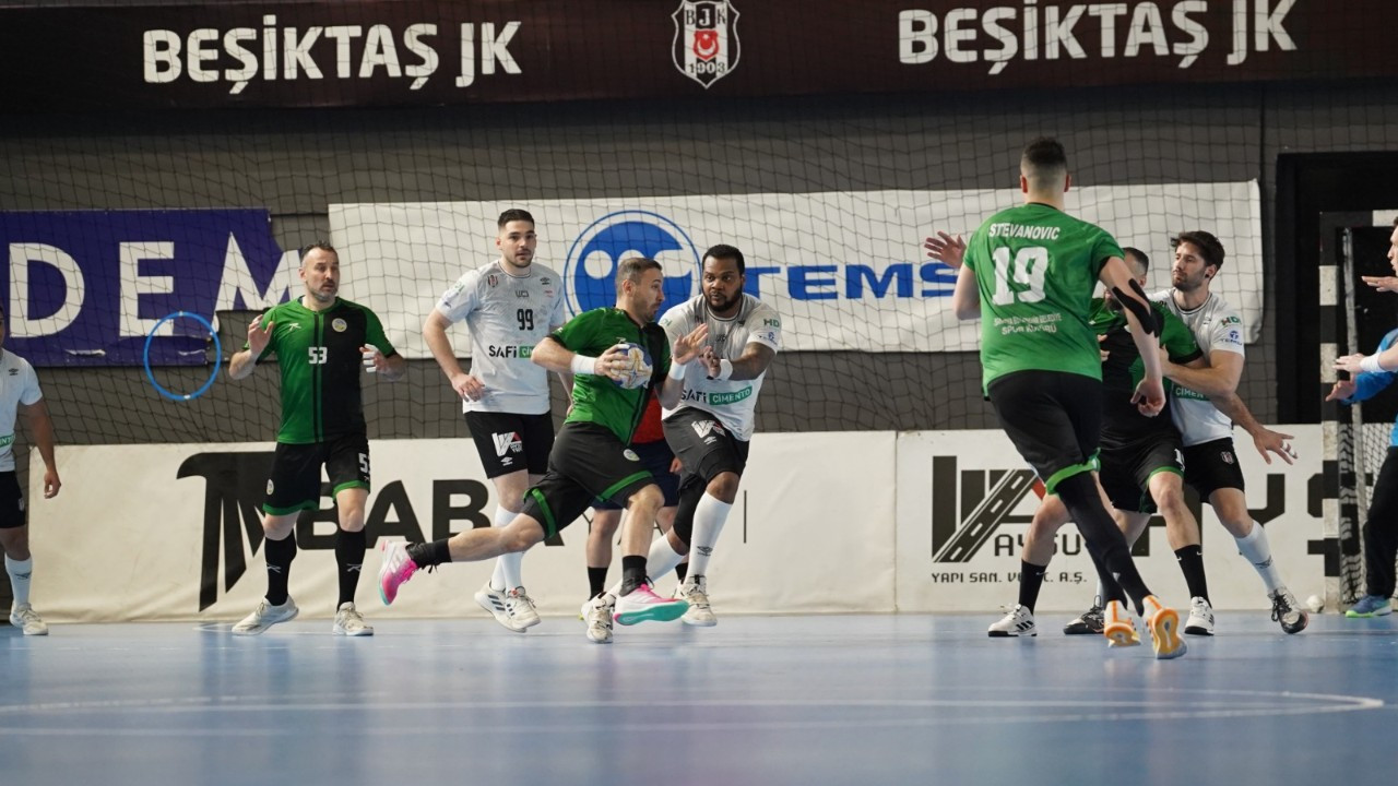 Büyükşehir hentbol final serisinin ilk maçında mağlup oldu