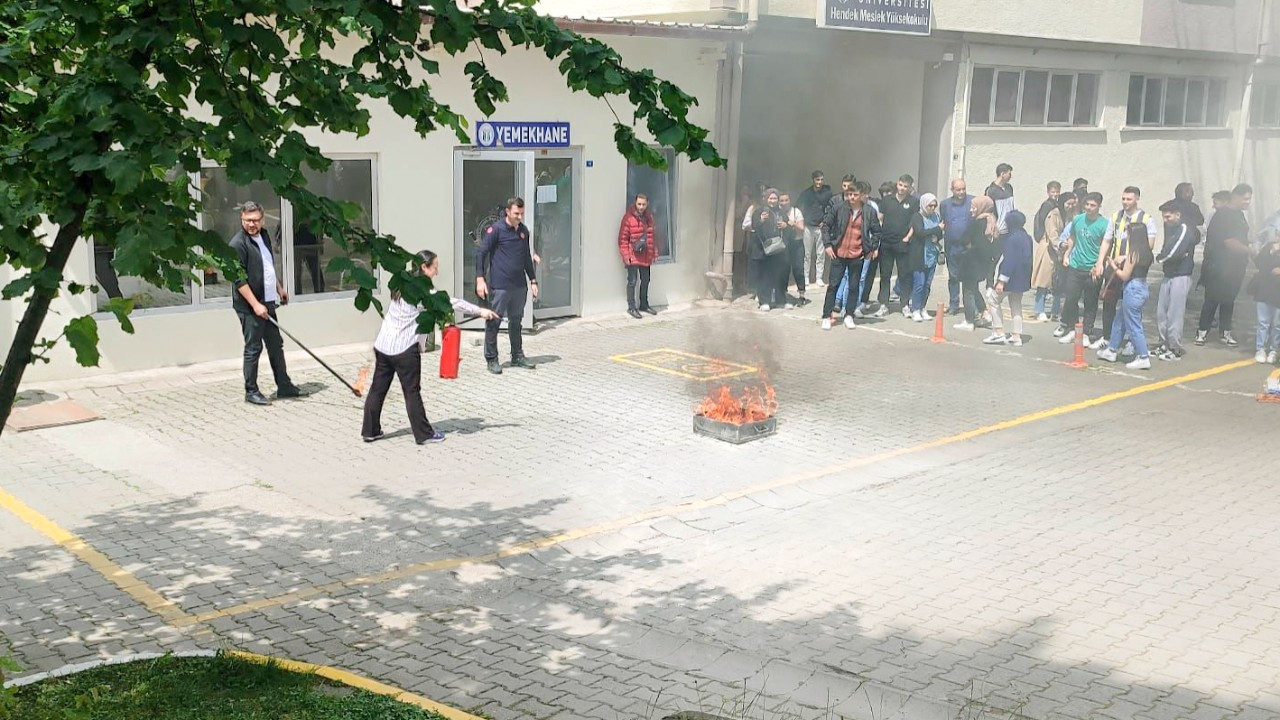 Büyükşehirden yangın eğitimi aldılar