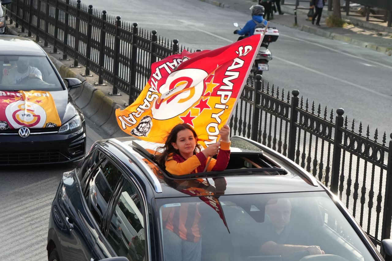 Galatasaray, İstanbul’da şampiyonluk turu attı - Sayfa 7