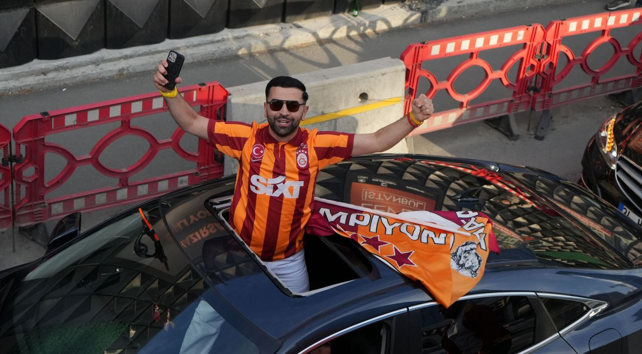 Galatasaray, İstanbul’da şampiyonluk turu attı - Sayfa 8