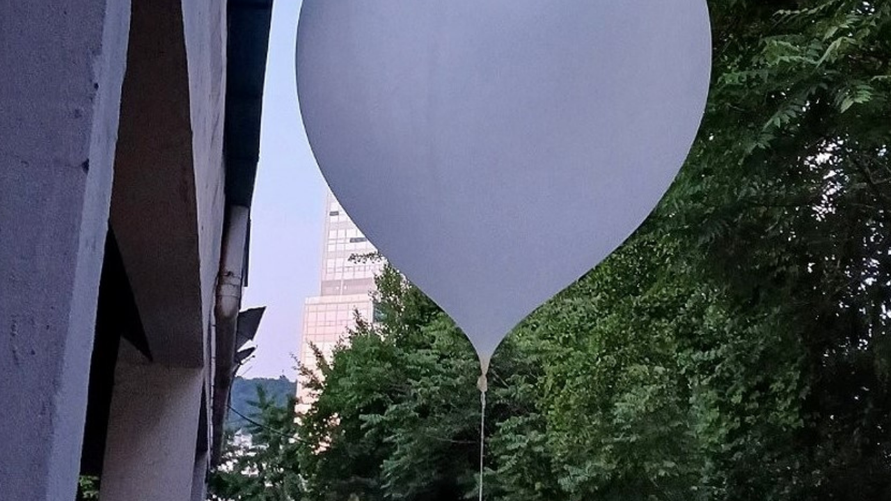 Kuzey Kore’den Güney Kore’ye çöp taşıyan 600 balon daha