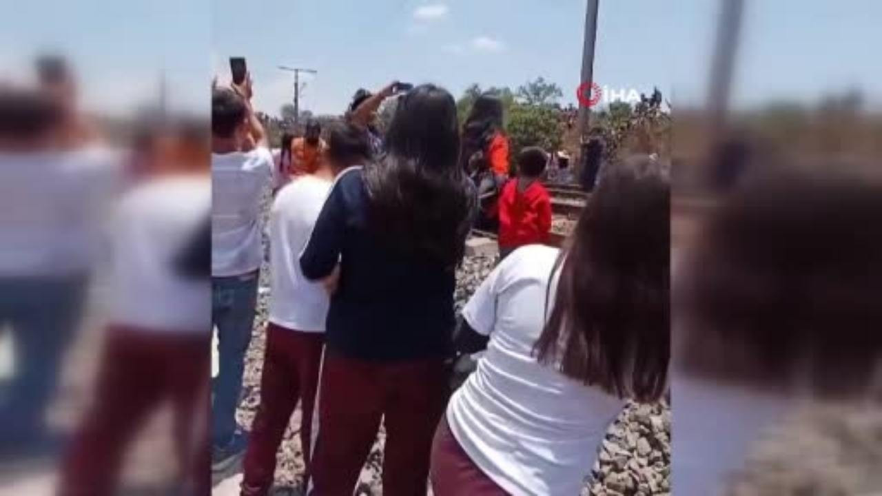 Meksika’da selfie çeken kadın trenin çarpması sonucu öldü