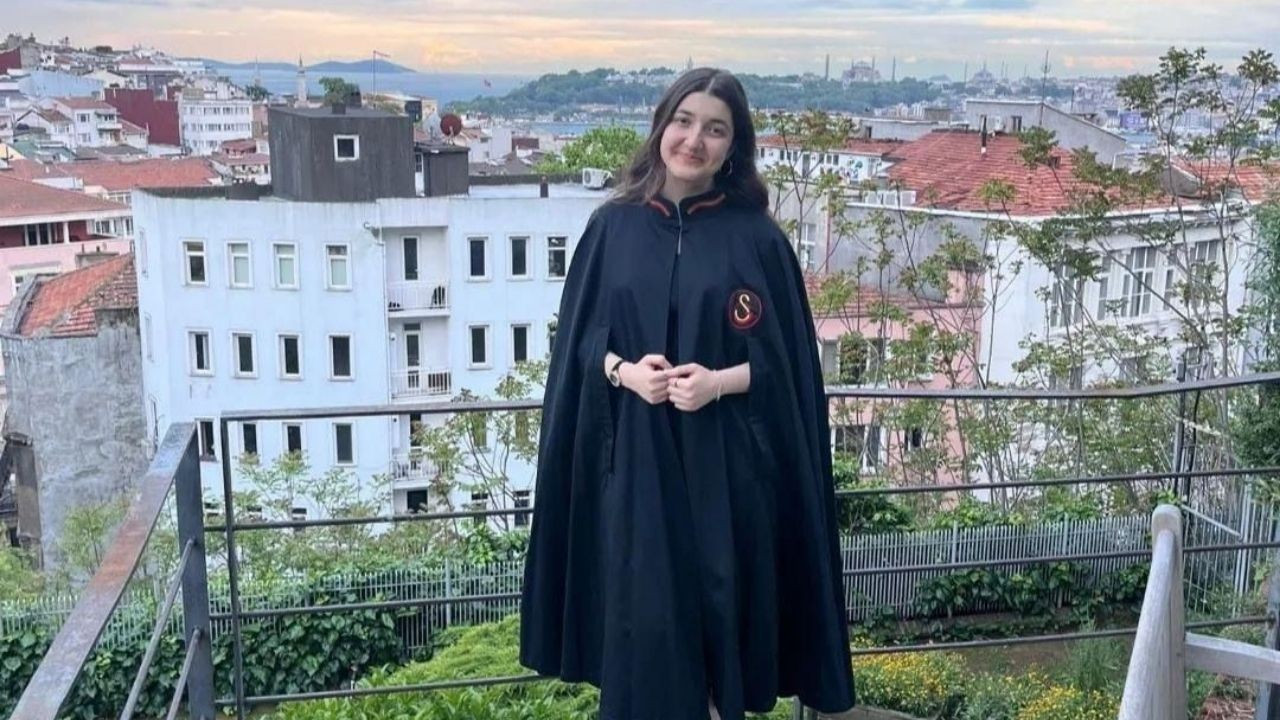 Sakaryalı Berra Kuruş YKS'de Türkiye birincisi oldu