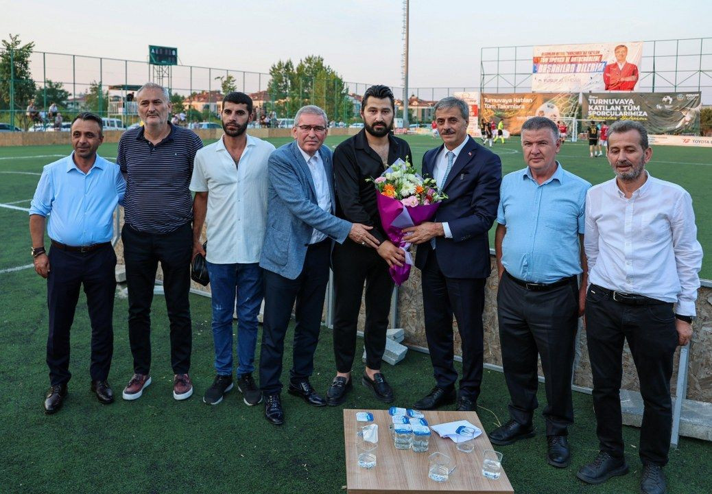 Açılış maçının santrasını Başkan Alemdar yaptı - Sayfa 1