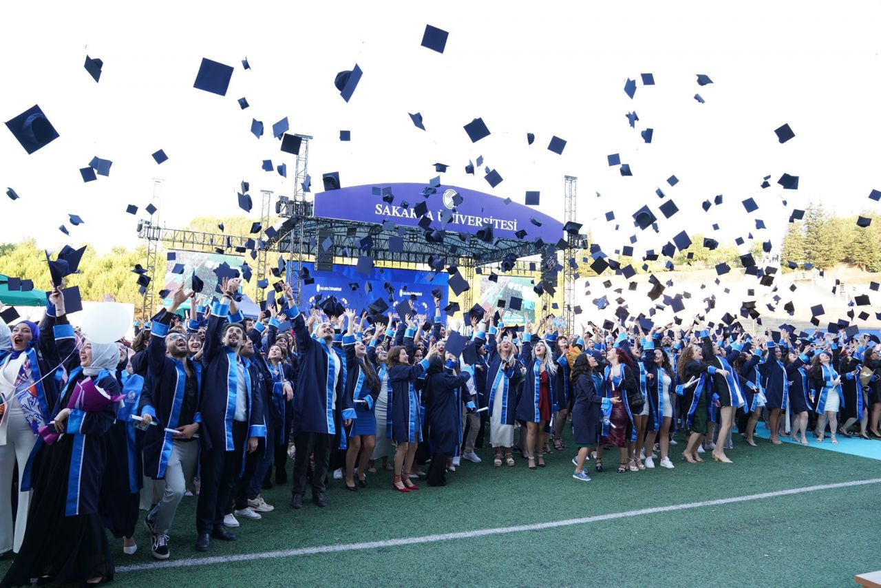 Sakarya üniversitesi mezuniyet heyecanı - Sayfa 4