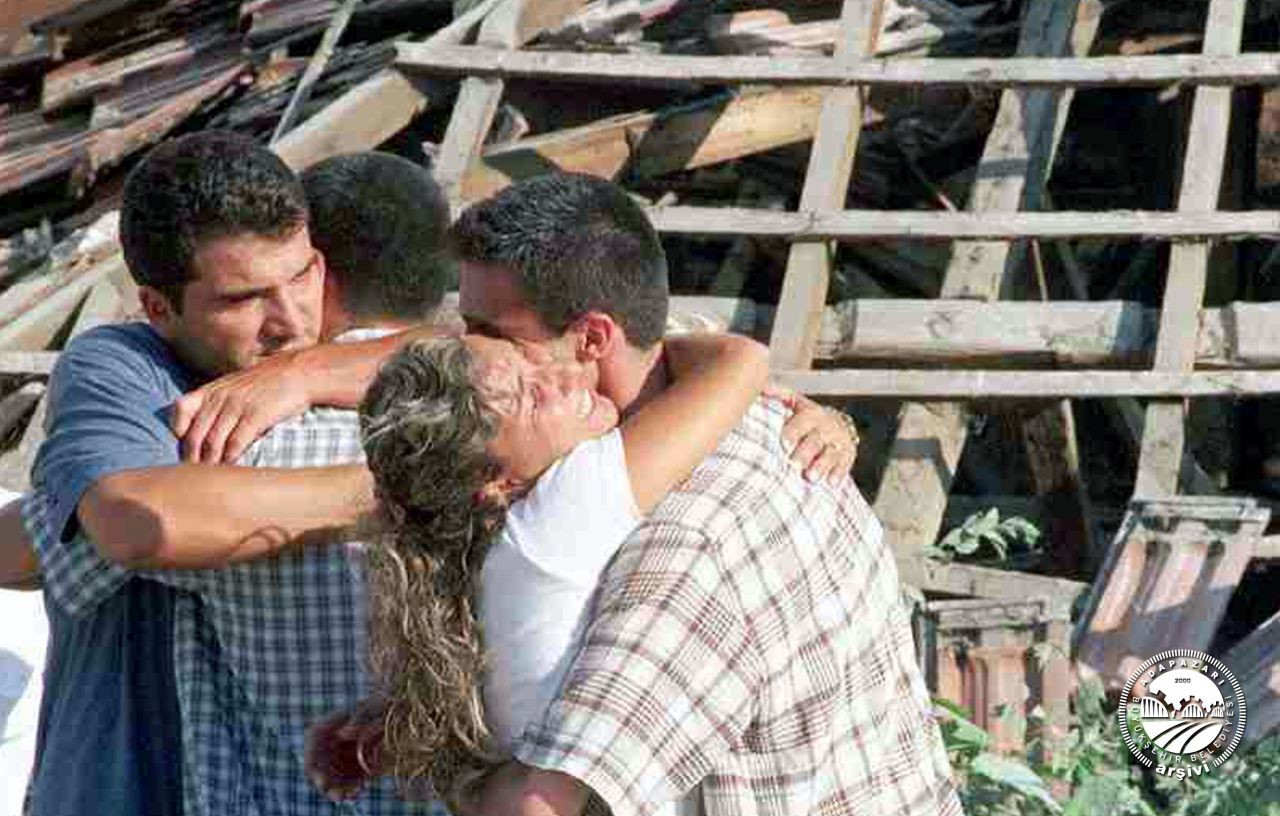 17 Ağustos depreminin üzerinden 25 yıl geçti acılar hala taze... - Sayfa 3