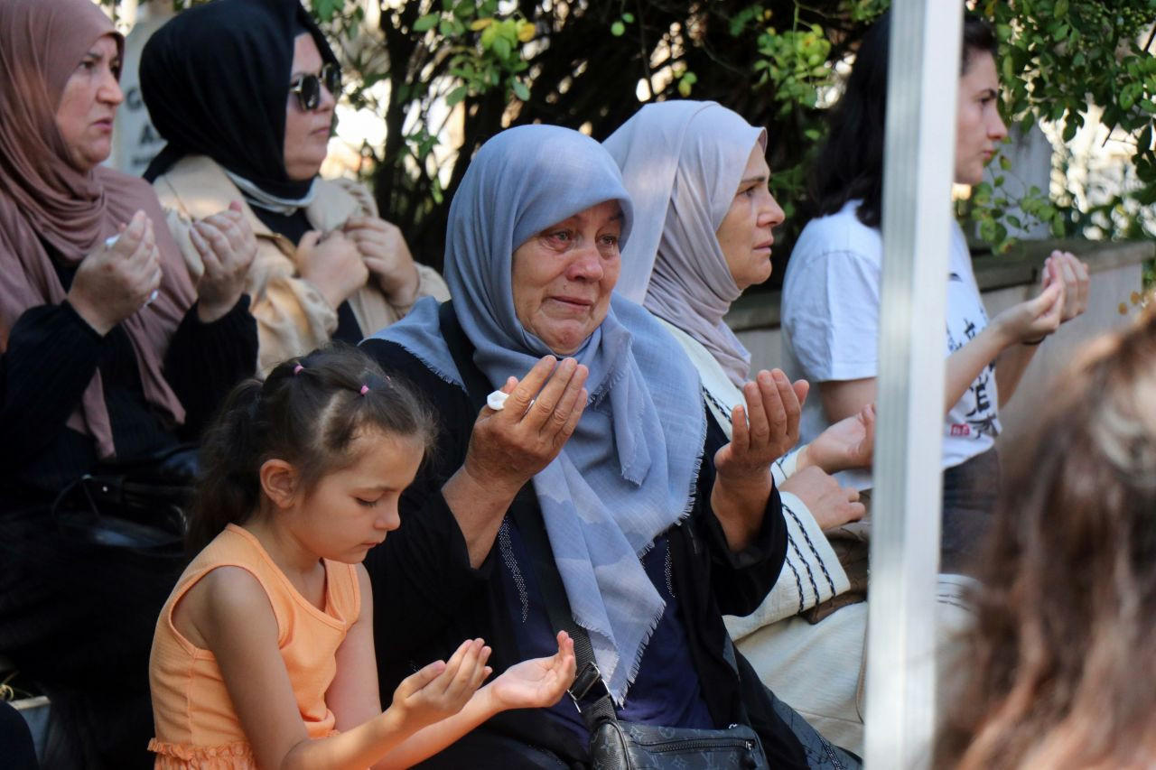 Depremin 25. Yılında Hayatını Kaybedenler Anıldı: Acılar Taze Kaldı - Sayfa 6