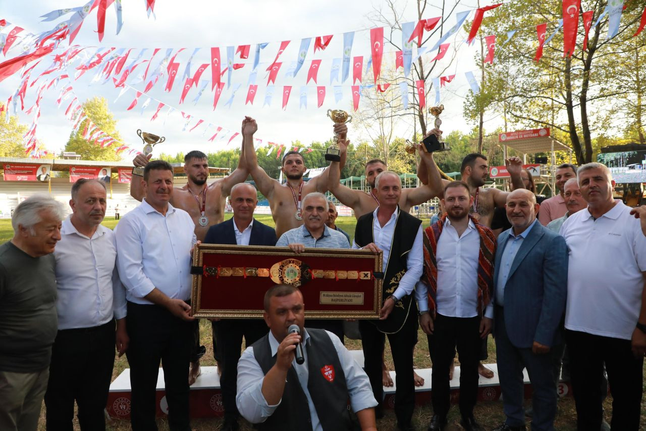 59. Akbalık Yağlı Güreşleri’nde başpehlivan Serdar Yıldırım - Sayfa 1