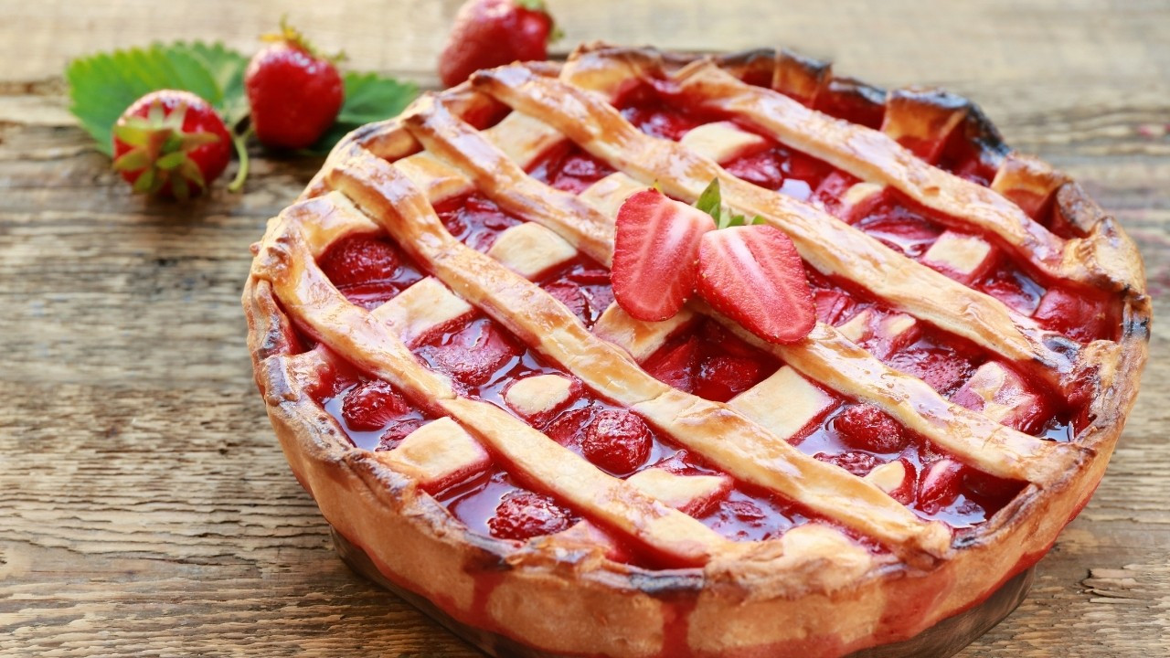 Gelinim Mutfakta Çilekli Kafes Tart Tarifi - Çilekli Kafes Tart nasıl yapılır?